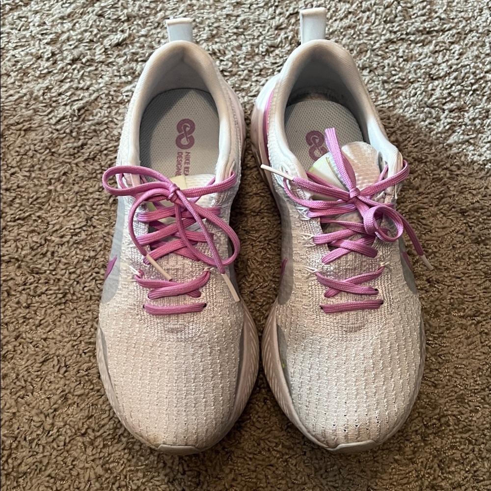 Nike Women's Athletic Shoes - White and Pink